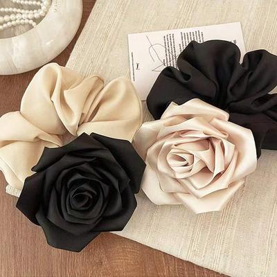1 Stück Damen minimalistisches Temperament champagnerfarbenes Stoff Kamelien Stirnband modisches Satin Blumen Stirnband