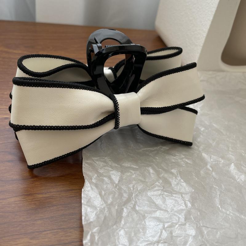 

French Style Simple Leather Black White Striped Bowknot Shark Clips For Girls Trendy Knot Hair Clamps Ponytail Holder Hair Claws