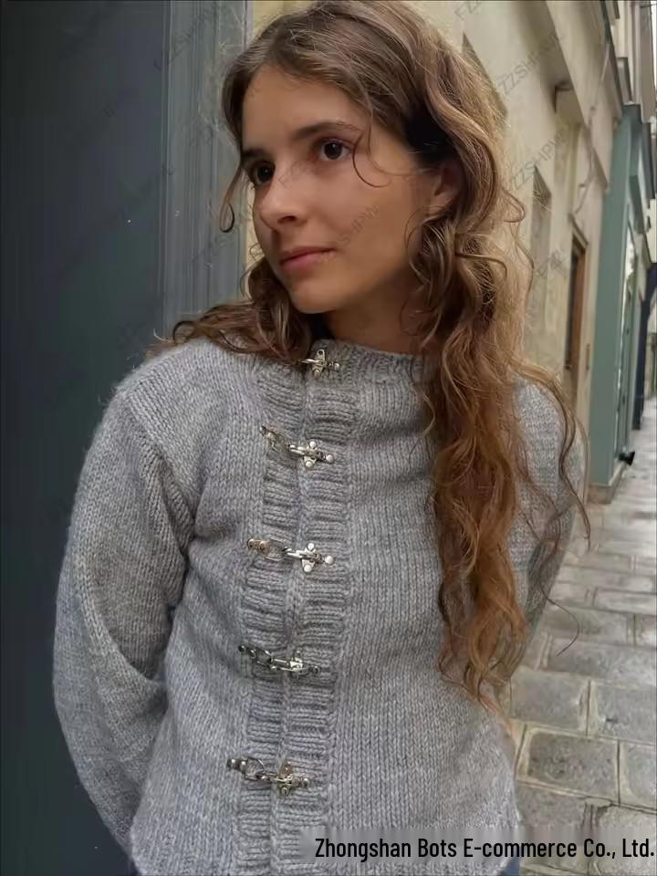 Retro Style Metal Buckle Knit Cardigan - Loose, Slimming, Versatile Sweater for Autumn and Winter