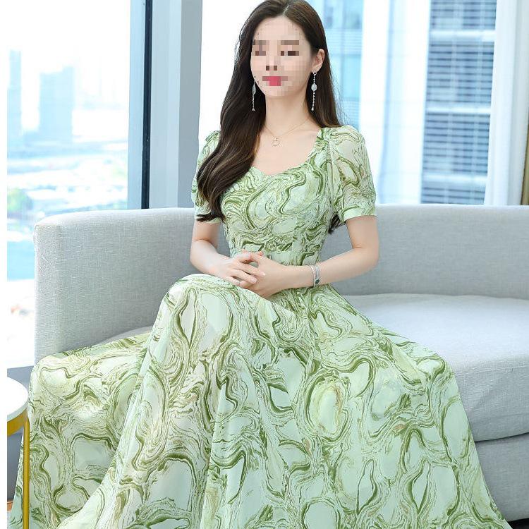 2026 Women's Summer Fashion: Short Sleeve Plus Size Slimming Dress with Printed Long Skirt