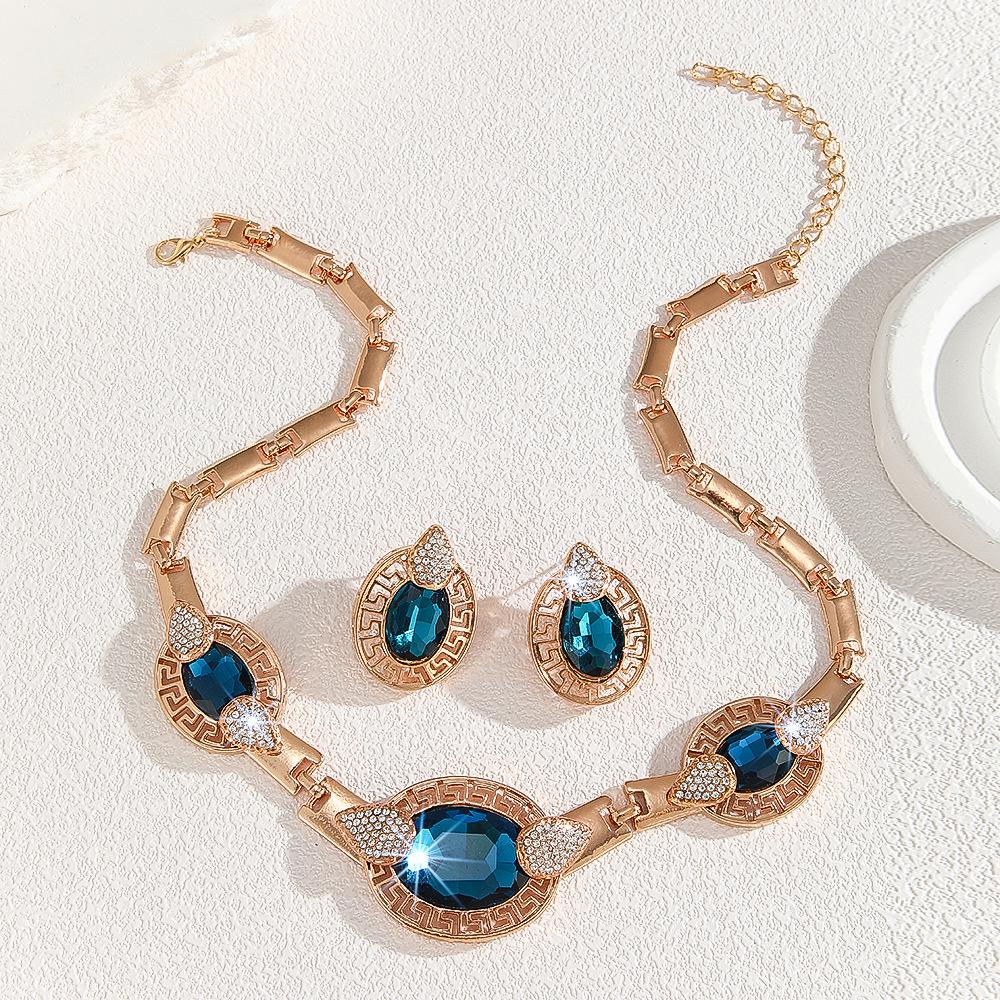 Set colier și cercei la modă