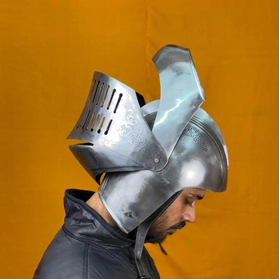 Dark Soul Unisex Warrior Steel Helmet Elegant Medieval Armor for LARP, Cosplay Reenactments Handcrafted