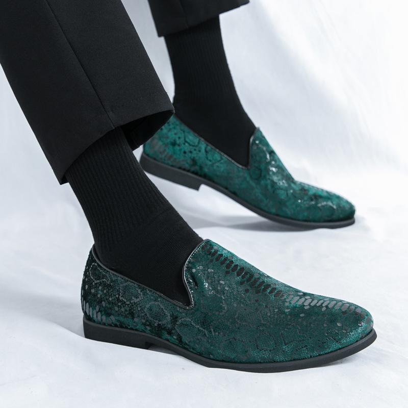 New Men's Loafers Pointed Small Leather Shoes Fashionable Snakeskin Pattern Men's Korean Version Hairstylist Lazy Casual Shoes