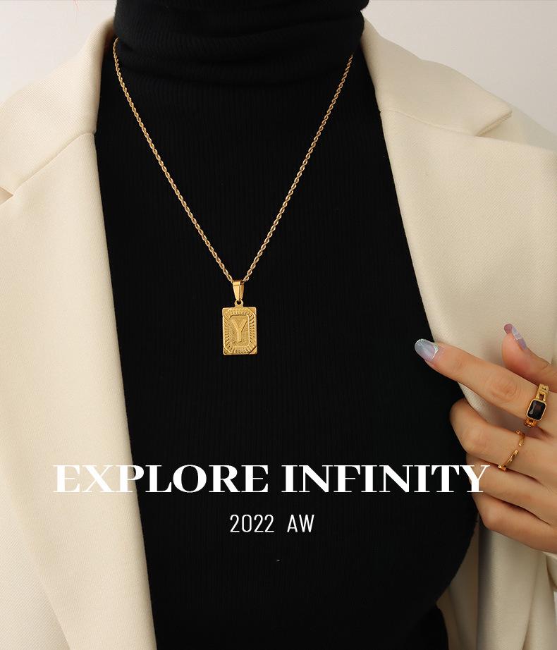 Qiong Yao Hip Hop 26-Letter Square Pendant Necklace, Clavicle Chain, 18K Gold Plated Titanium Steel.