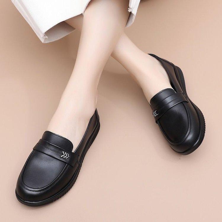 Autumn new medium shoes soft surface single shoes comfortable soft sole nurse small leather shoes