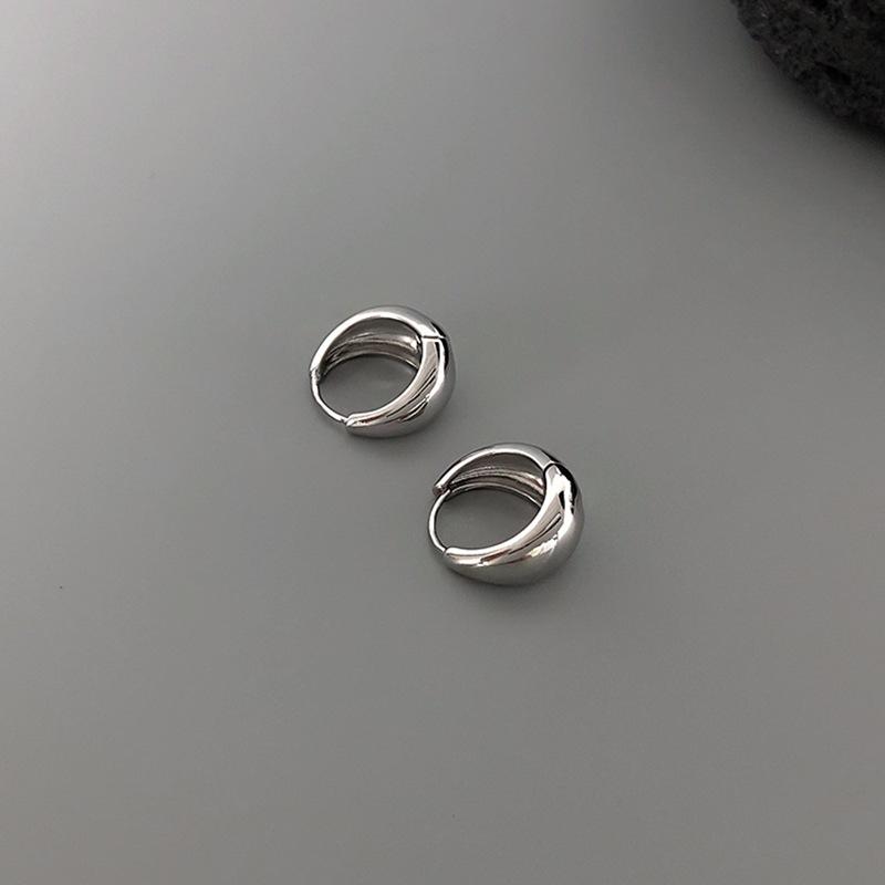 Metal silver water drop ear loop earrings, premium earrings, stud earrings, simple personalized ear buckles, hip-hop jewelry.