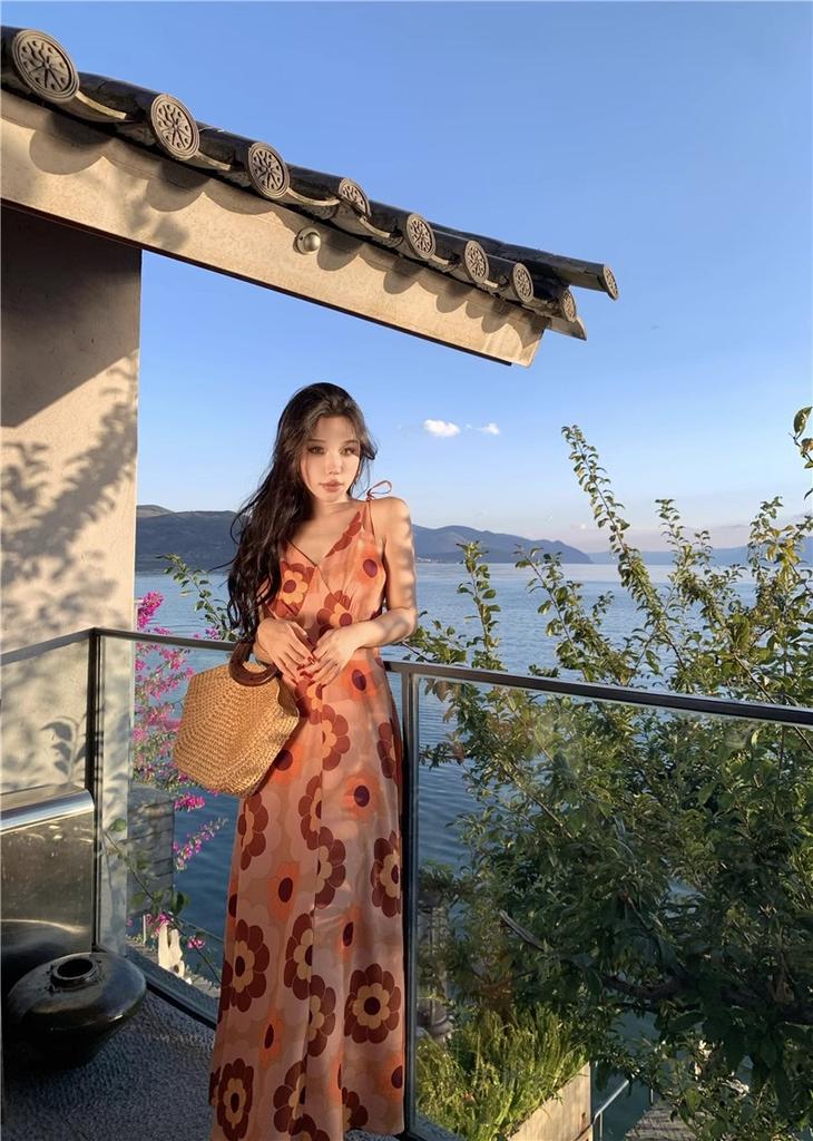 Travel Wear Seaside Vacation Temperament Printed V-Neck Dress Bohemian Beach Dress Summer