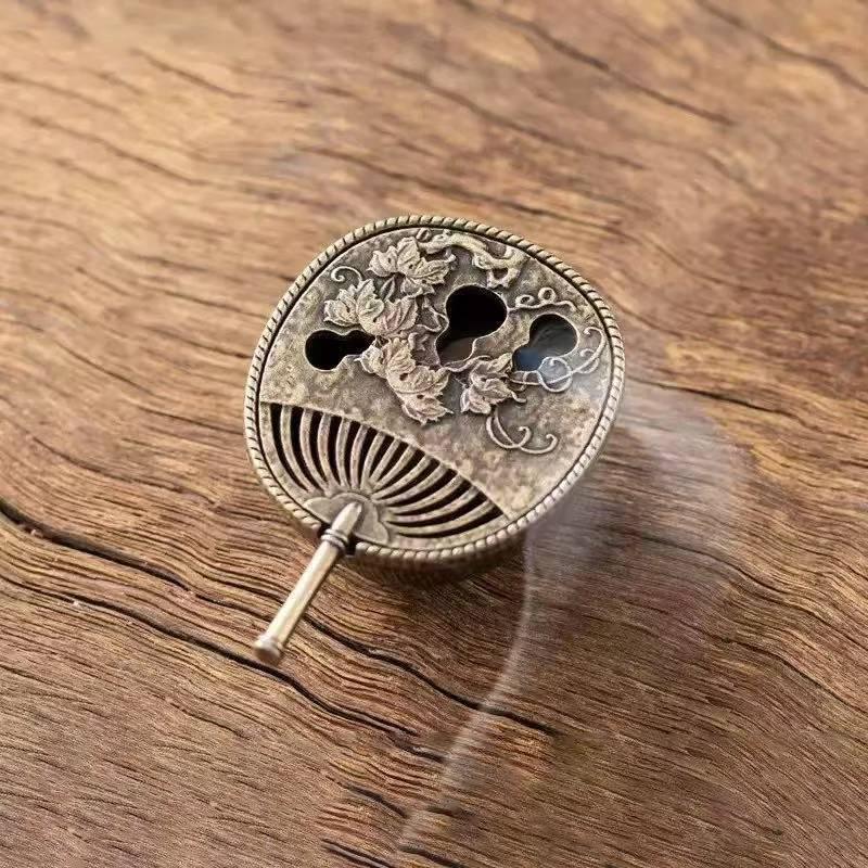 Vintage Alloy Incense Burner Stick Holder Three Legged Hollow Out Mini Sandalwood Censer Incense Burner Home Decoration