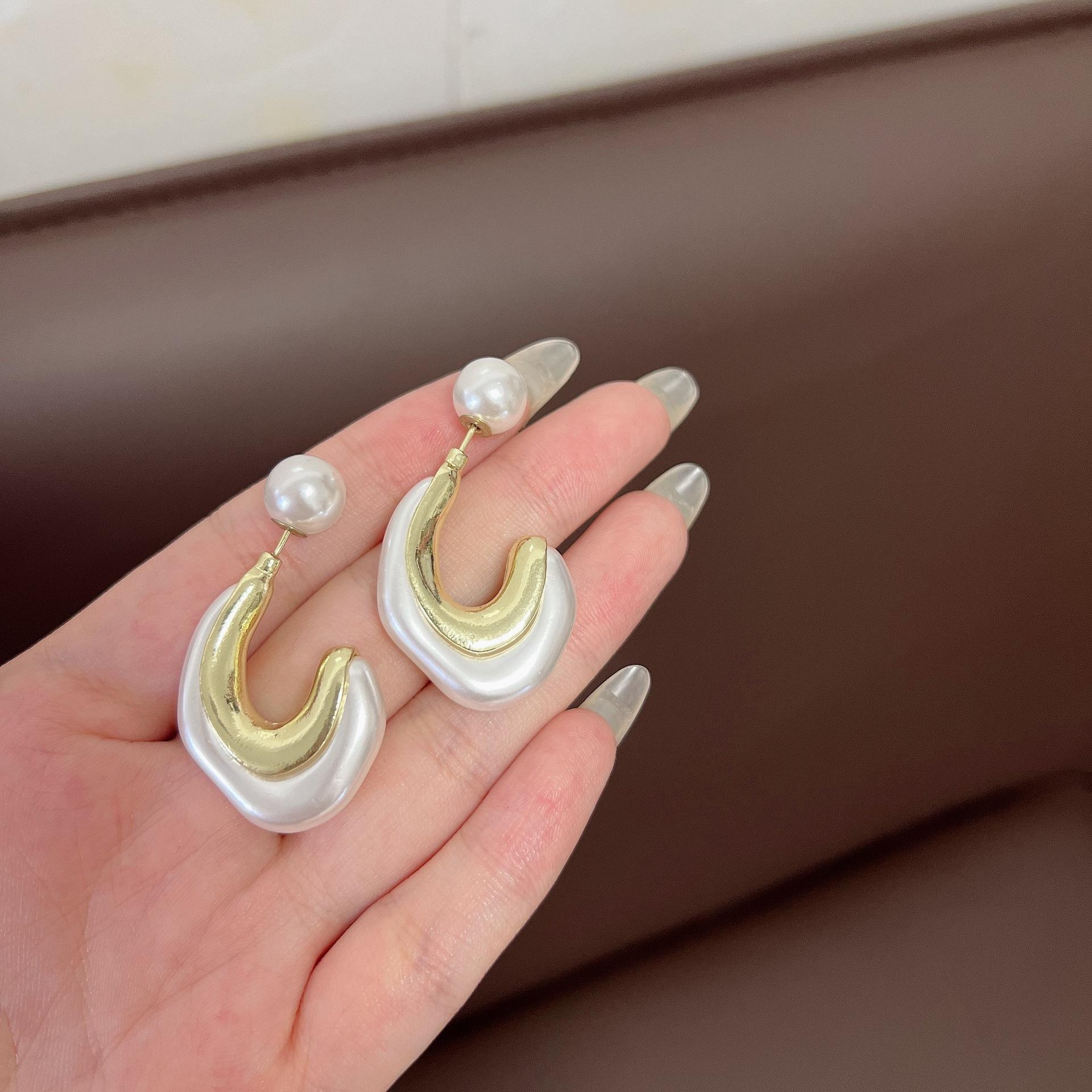 

Модный дизайн, индивидуальность, крутой стиль, нерегулярные легкие роскошные серьги белый