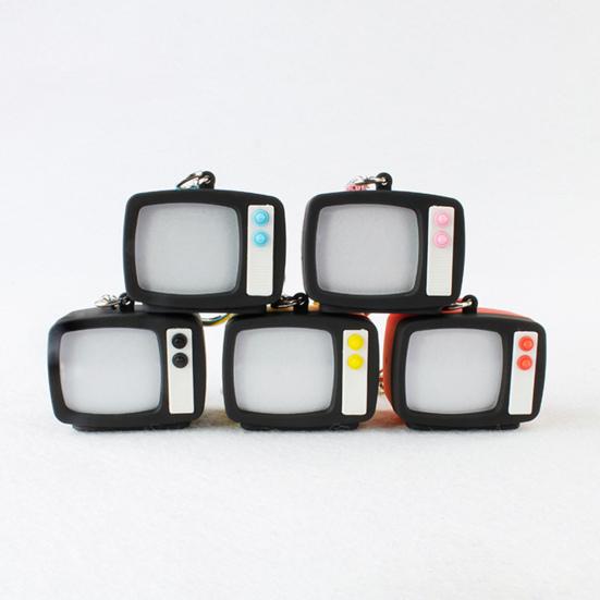 Retro TV LED-nyckelring Mini-TV-hänge med ljud, lysande nyckelring, ryggsäcksberlock för mörkersikt, roliga tillbehör