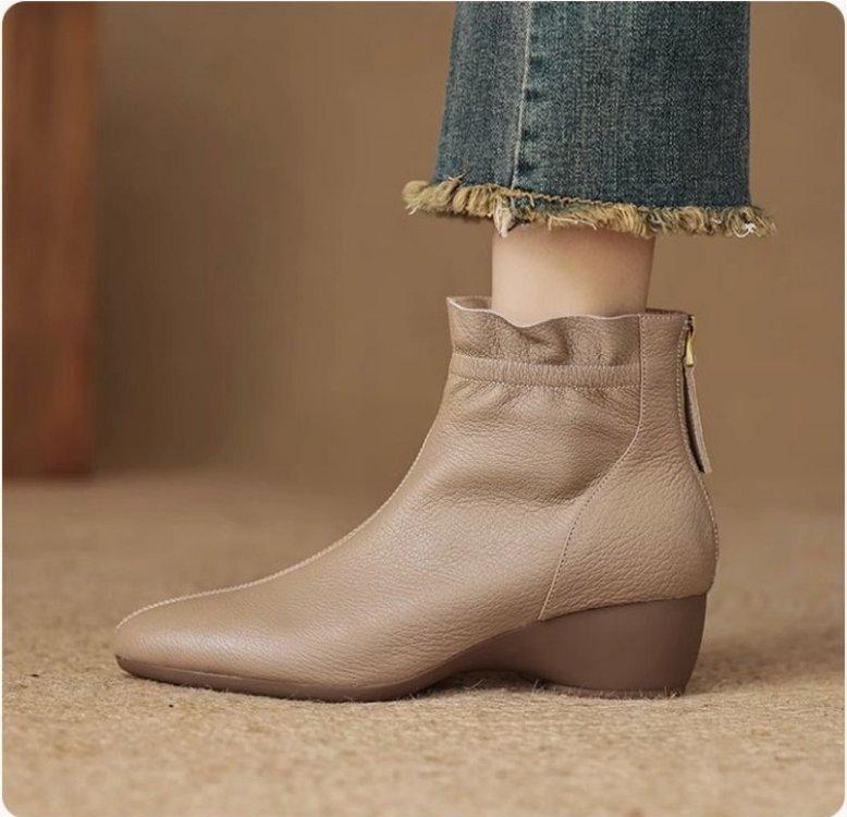 

Мягкие кожаные ботильоны на танкетке, женские новые полусапожки на среднем каблуке, модные ботинки Мартина с оборкой и ботильоны осень-зима 2025 41