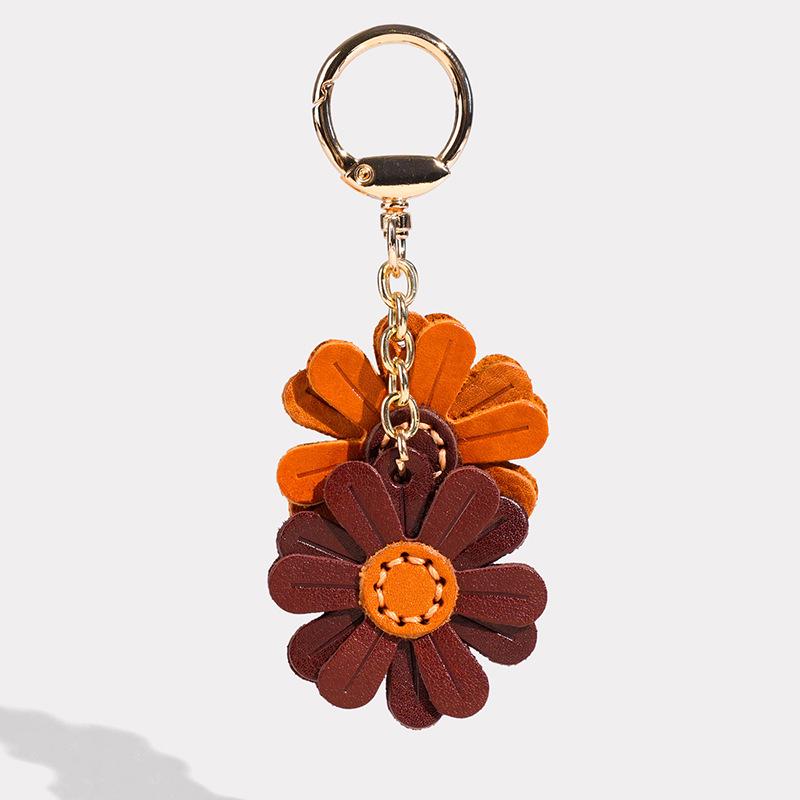 

Genuine Vegetable Tanned Leather Daisy Keychain Pendant - Top Layer Cowhide Cartoon Chrysanthemum Bag Charm. 5*1.3cm