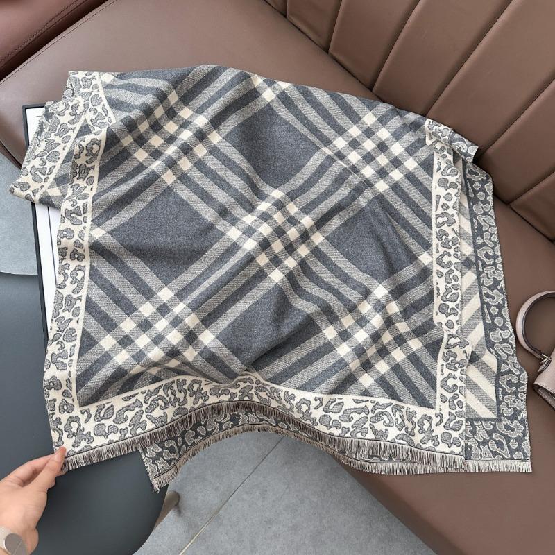 Autumn New Versatile Maillard Plaid Jacquard Scarf Women's Fashion Warm and Cold Scarf with Decorative Shawl