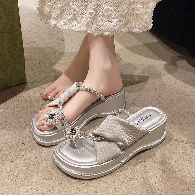 

Fashion Women s Wedge Slippers Bow Rhinestones Waterproof Table Shoes for Women Dress Seaside Fashion Fairy Style Zapatillas De Mujer 34 серебряный