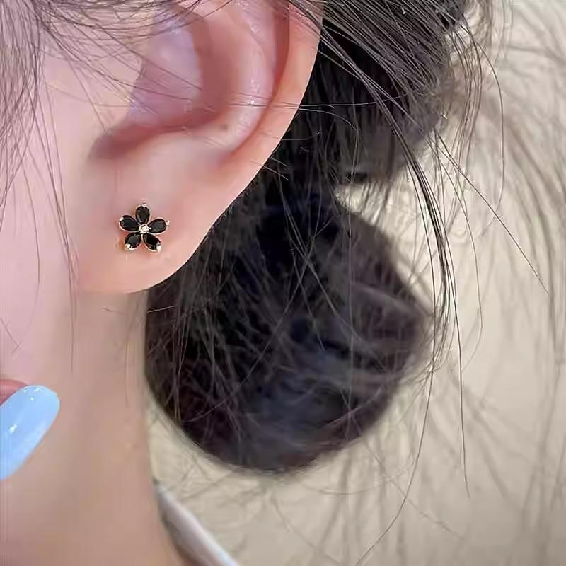 S925 Silber Blumenförmige Ohrstecker - Ein Einzigartiges Design Paar Ohrringe, Kleiner Ohrschmuck