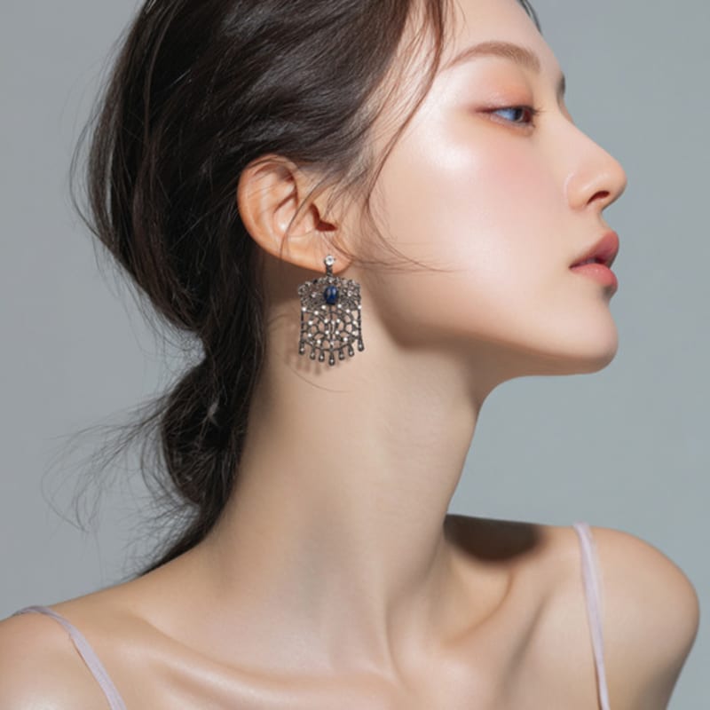 AUGUST ALICE Gaudi Lace Lapis Lazuli Unbalanced Earring