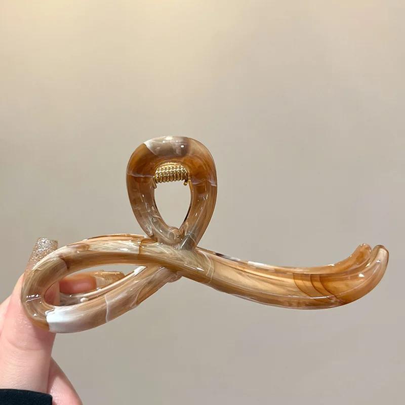 

Корейские простые заколки-крестики для женщин, милый темперамент, большая заколка в виде акулы, эстетика, акриловая шпилька, модный головной убор для вечеринки, новый 1pc кофейный