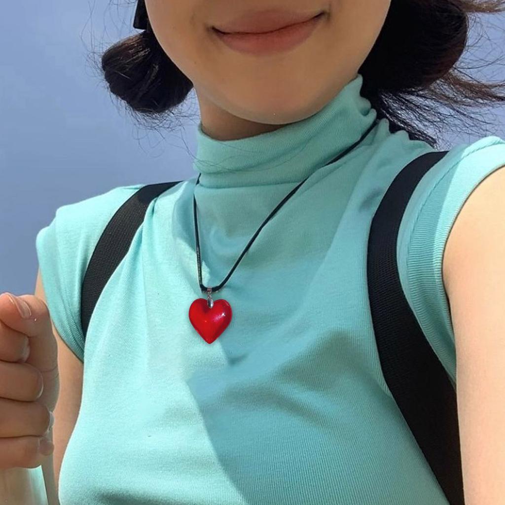 Delicate Heart Necklace Adorned With Natural Resin Charm PU Leather Chain Neckchain Unisex Fashion Jewelry