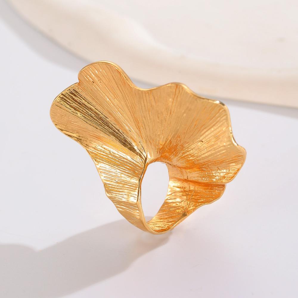 SUMENG New Ginkgo Leaf Ring for Women Men Classic Metal Pleated Personality Leaf Fan-Shaped Finger Ring Punk Fashion Jewelry