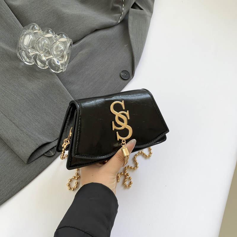 

Женская темпераментная простая сумка через плечо с бахромой, летняя новая простая модная сумка через плечо для поездок на работу, маленькая квадратная сумка для женщин чёрный