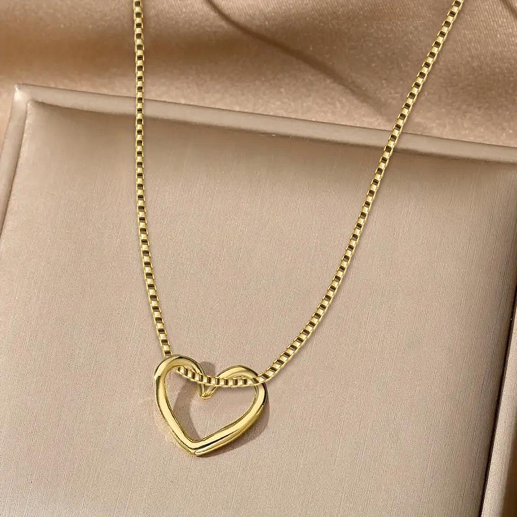 Twisted Hollow Open Heart Minimalist Box Chain Pendant Women Clavicle Necklace