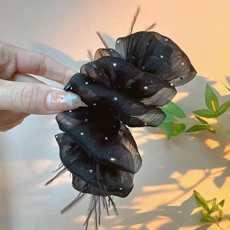 Temperament Light Luxury Feather Hair Clip Versatile Elegant Fluffy Shark Clip For Women Girls Sweet Hair Accessories Gifts