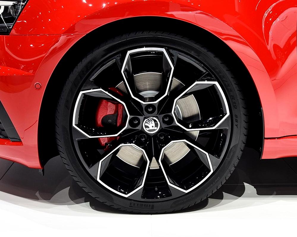 2025 New 4Pcs 56/60mm Car Tire Hub Center Cap Wheel Cap Badge Sticker For Skoda S Fabia Superb Octavia Rapid Karoq VII Yeti Kodi