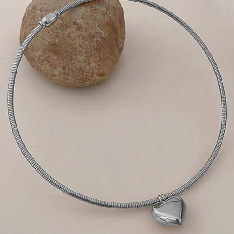 Minimalist Heart/Sphere Pendant Necklace Sophisticated Clavicle Chain Handmade Accessory for Casual Or Party Wear