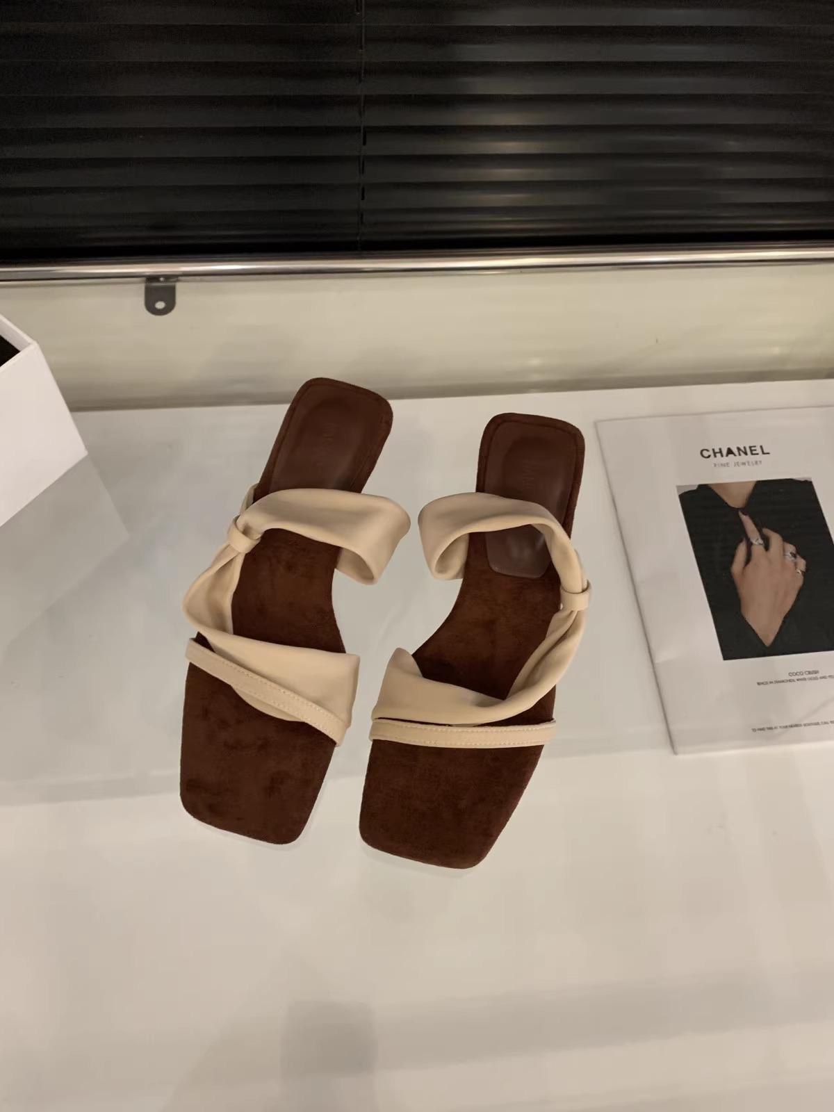 

Красные шлепанцы на танкетке в французском стиле, обувь феи, носить 2025, новый летний темперамент с юбкой, сандалии 40