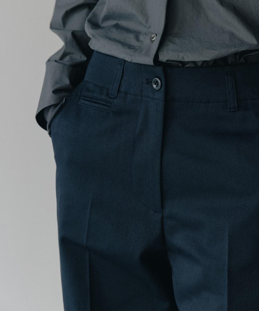 Beullaengkeulumumeon Classic Chino Pants_Navy