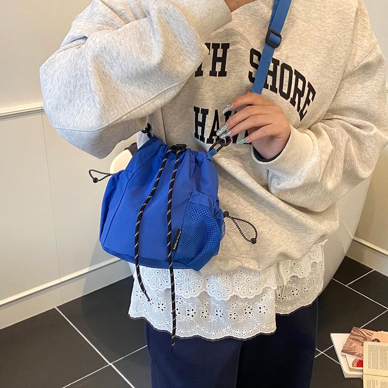 

Нишевая сумка-ведро на кулиске в японском стиле, универсальная кроссбоди для поездок на работу и повседневного использования для занятий спортом на открытом воздухе синий