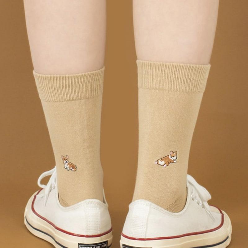 SNOOZY Welsh Corgi Puppy Embroidered Socks (Dark Beige)