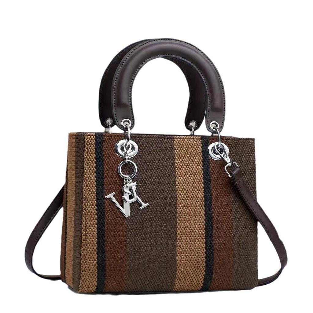 A Nova Bolsa de Mão Feminina Patchwork Color-blocking É Versátil e Exala Um Senso de Luxo. A Bolsa Tiracolo de Ombro de Grande Capacidade é Tendência