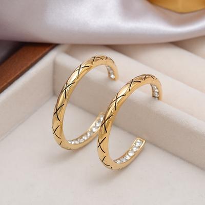 Náušnice kulaté s diamanty, galvanizované pravým zlatem, evropské a americké lehce luxusní high-end náušnice, niche módní všestranné náušnice pro ženy