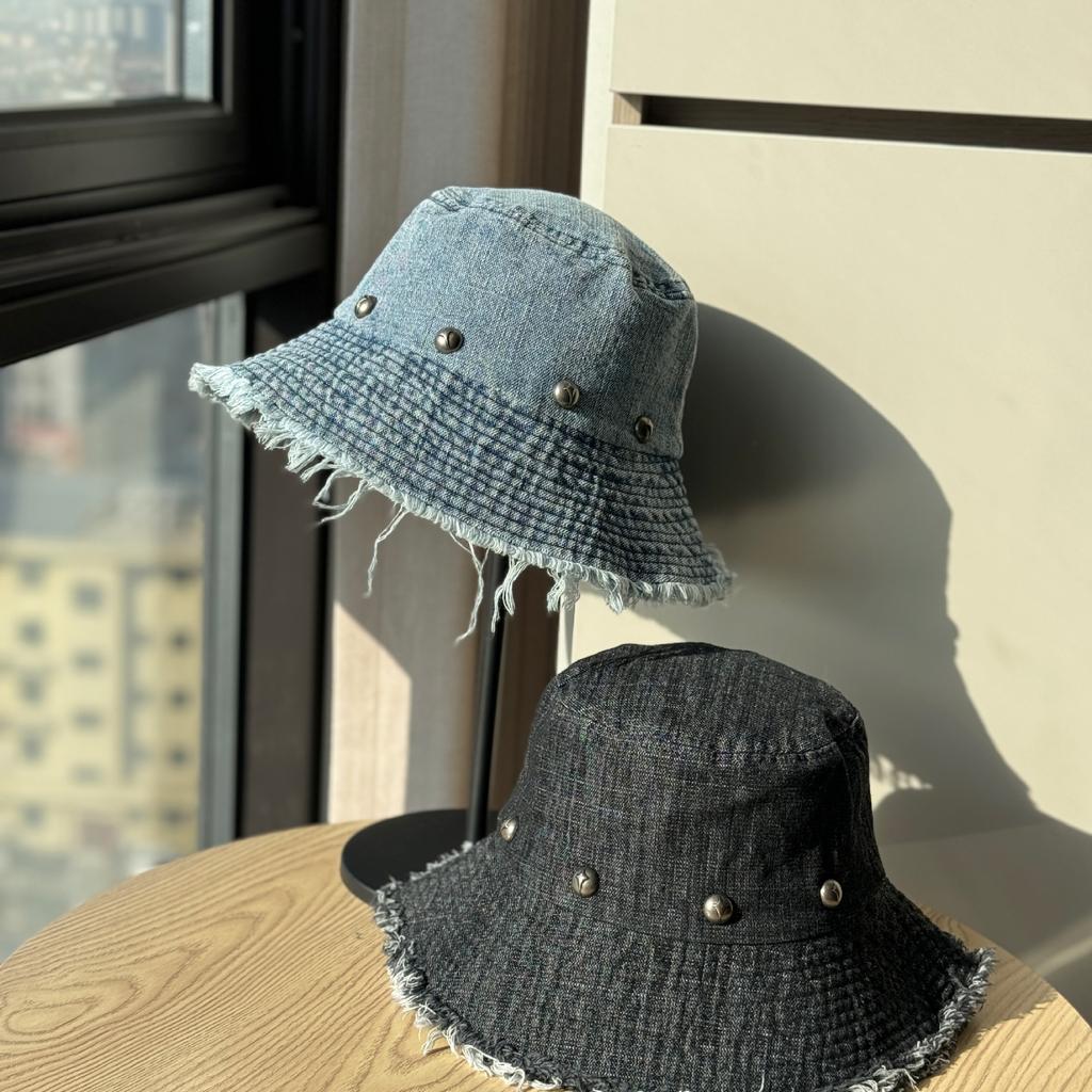 New vintage distressed raw edge denim fisherman hat for women, spring and summer, large brim sun protection hat, versatile rivet bucket hat