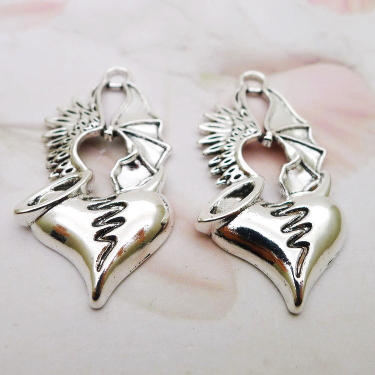 Gothic Skull Head Sword Wear Heart Alloy Pendant DIY Fashion Ornament Accessories