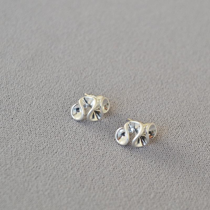 Japanese Artistic Retro Brass Flower Gold-Plated 925 Silver Stud Earrings