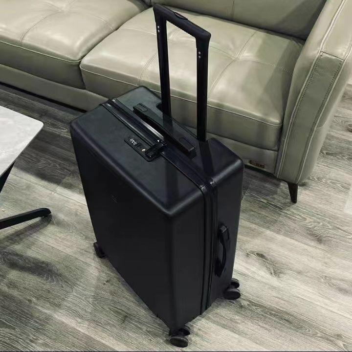 Durable Silent Universal Wheeled Carry-On Suitcase for Men, Women, and Students