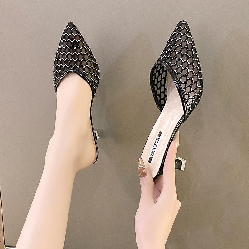 

In the spring and summer of 2025, the new Baotou wears sandals, fairy style pointed high heels, and thick-heeled cool slippers. 35 чорний