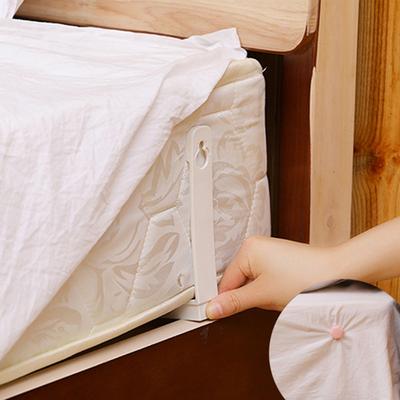 4-teilige Bettlakenhalter-Clips, einfach zu installierende L-förmige Eckgreifer für Matratzenlaken, wiederverwendbare, rutschfeste Befestigungsclips für Bettlaken, Bezüge und Decken