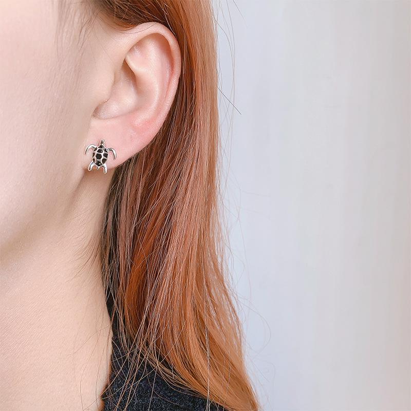 Chic Sea Turtle Stud Earrings for Women
