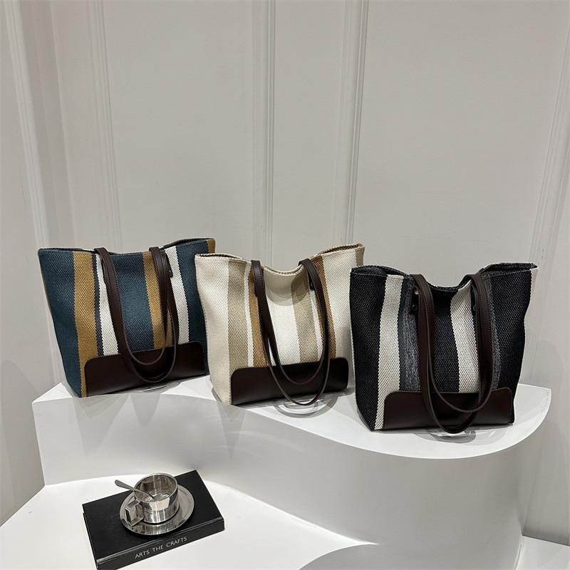 Stylish Colorblock Striped Tote Bag For Women With Spacious Design And Modern Urban Chic