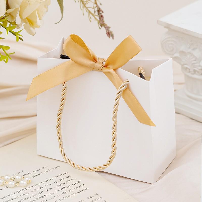 Small Colorful Jewelry and Gift Packaging Boxes with Handles