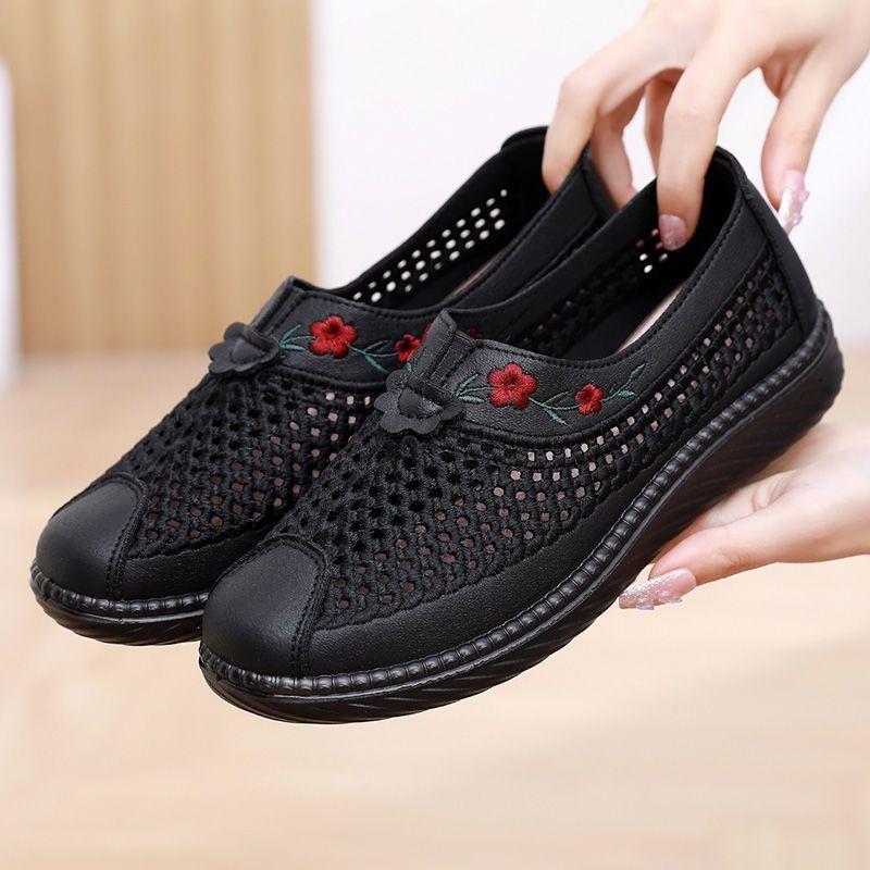 Cloth shoes, women's mesh shoes, breathable and non-slip, soft-soled mesh mother shoes, a low-heeled mother model.