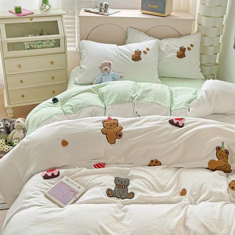 Class A Cotton Four-piece Set, Super Soft Cotton Towel, Embroidered Bed Sheet, Quilt Cover, Washed Cotton Three-piece Set, Comfortable And Soft Skin