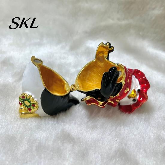 Festive Tabletop Decoration for Christmas Theme Jewelry Box with Magnetic Hinge, Alloy Enamel Vintage Holiday Seasonal Home Accents Style Organizer,