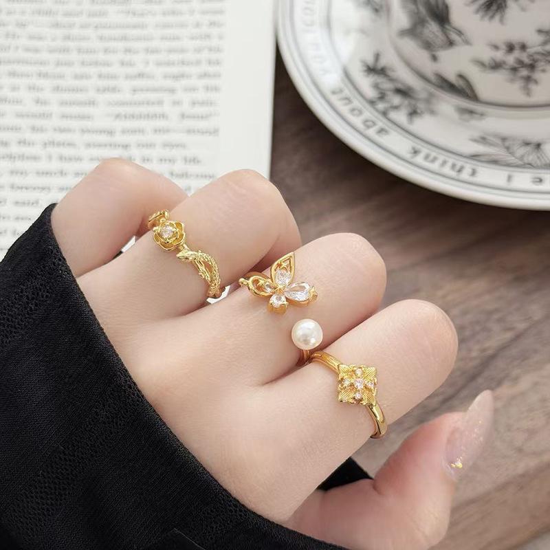 Nischen-Temperament Modisches Schlichtes Design Schmetterling Rose Perle Offener Ring Exquisiter Leichter Luxusring