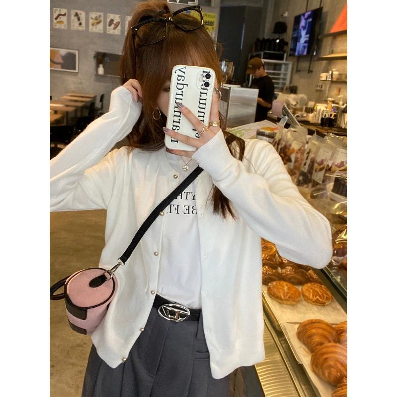 Grey Knitted Cardigan for Women In Autumn, Paired with A High-end Sweater Jacket. Early Autumn Thin Long Sleeved Top