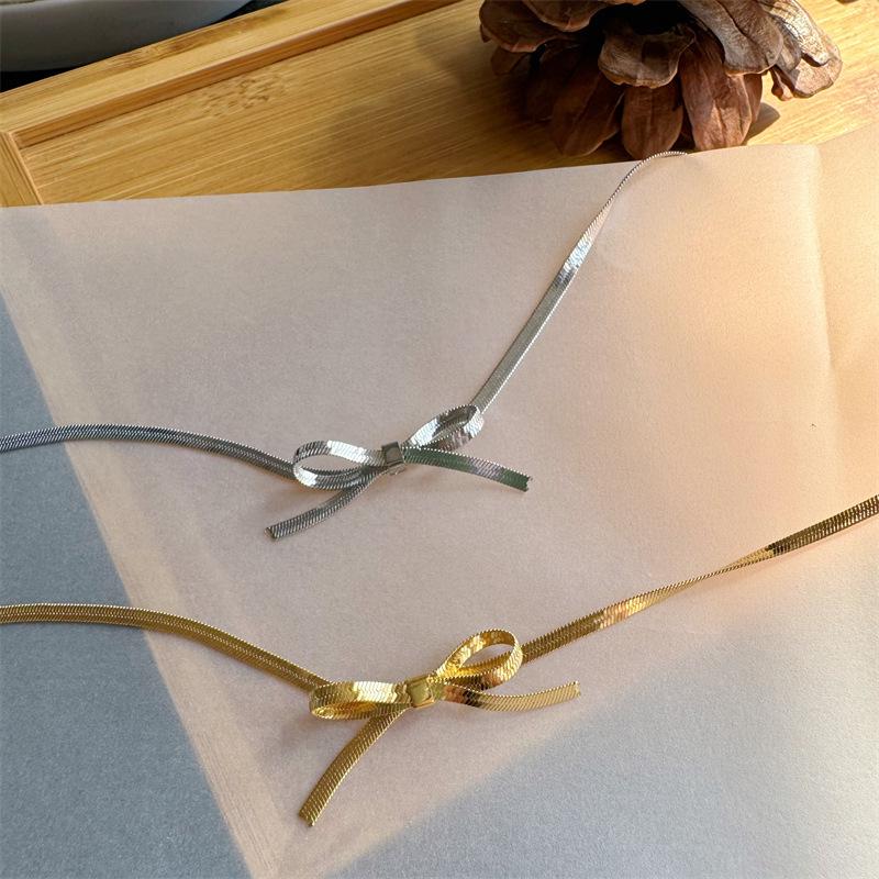 Gold-Plated Snake Bone Bow Choker Necklace - Fresh Design & Personality