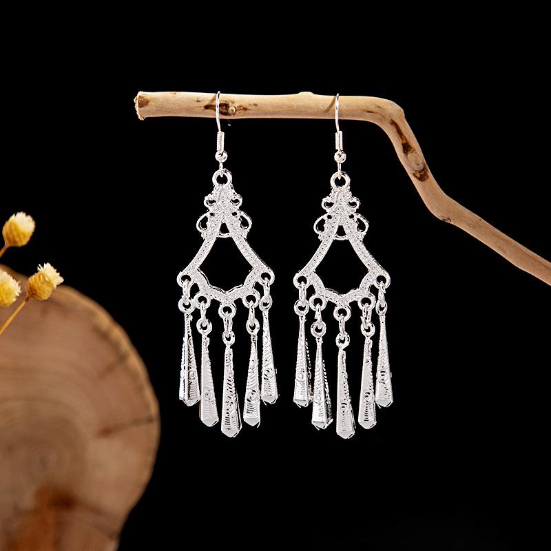 Imitacja Srebra Miao Etniczne Długie Kolczyki Wiszące z Chwostami w Kształcie Liści